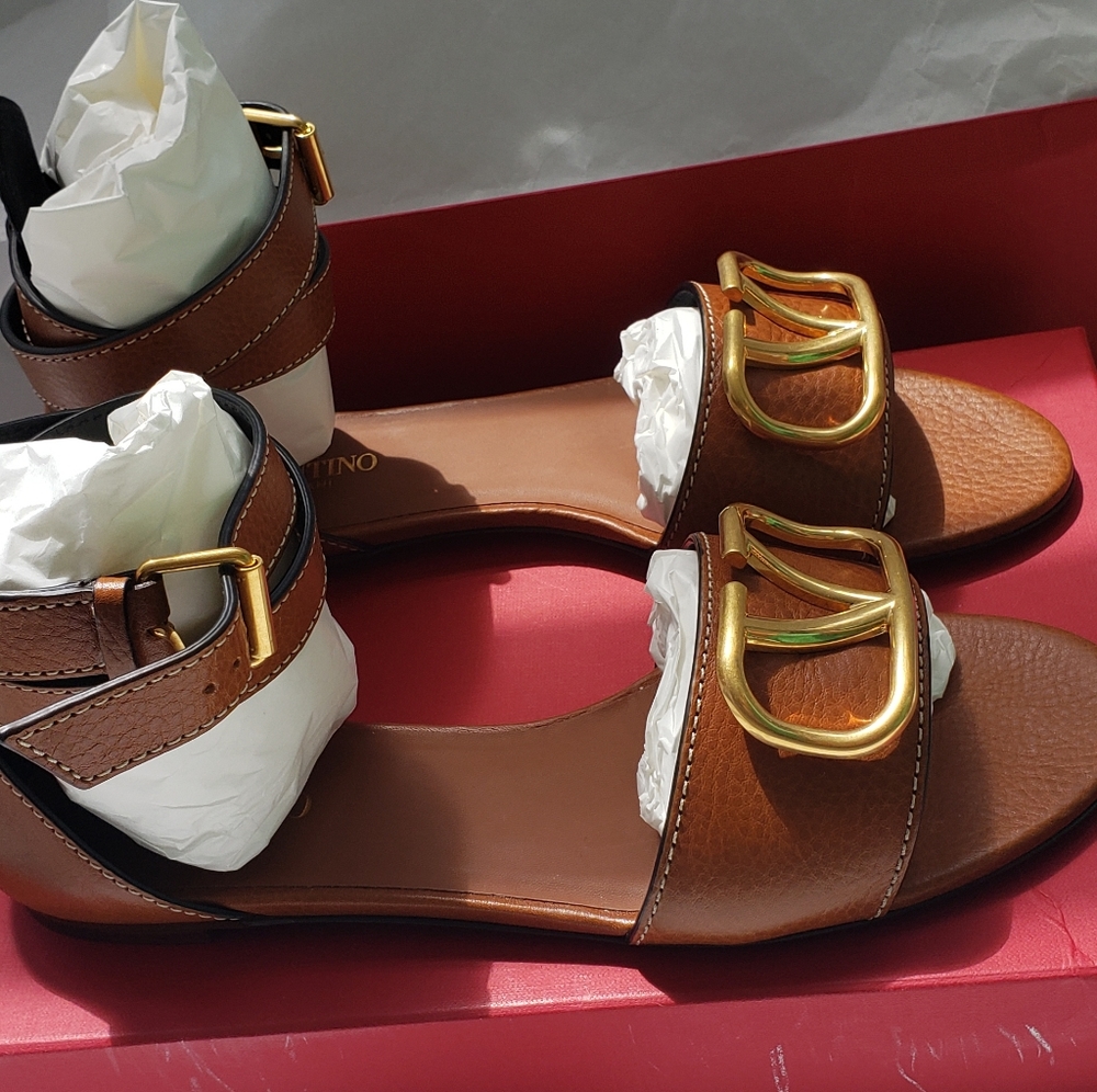 Valentino Vlogo Flat Sandals